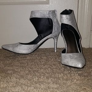 Michael Antonio Silver/White Snake Print Heels